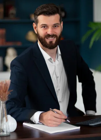 Our Financial Experts The Team  Member Solution. - gg扑克