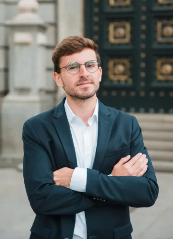 Our Financial Experts The Team  Member Solution. - gg扑克